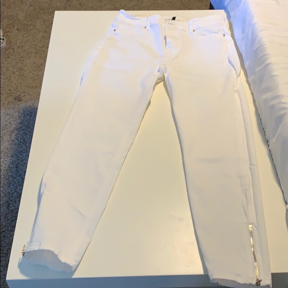 White jegging
